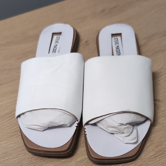 New Without Box Steve Madden Kaarmaa White Leather Sandals Size 10 - Picture 1 of 4